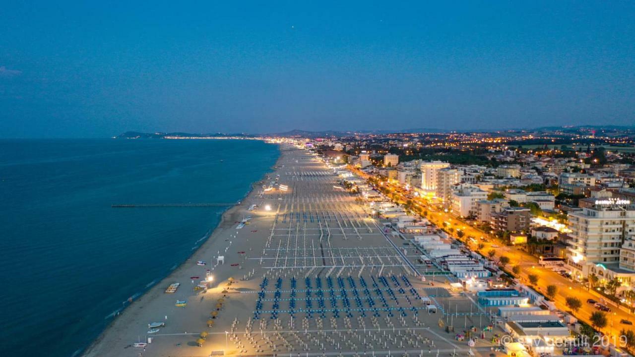 Abc Hotel Rimini Bagian luar foto